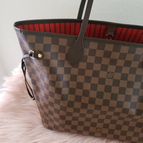 LOUIS VUITTON | LV Neverfull MM in Cherry - Picture 14 of 17